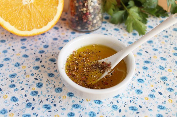 Салат с курицей и кукурузой